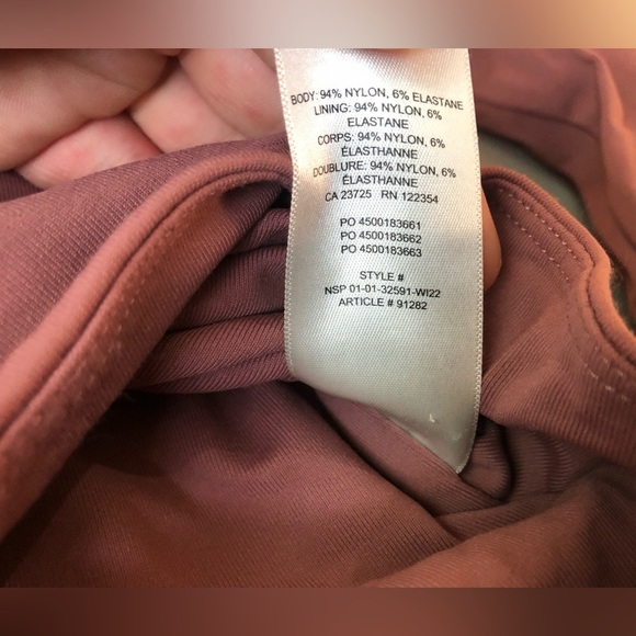 ♦️ BABATON | Square Neck Long Sleeve Crop Top - Picture 5 of 5